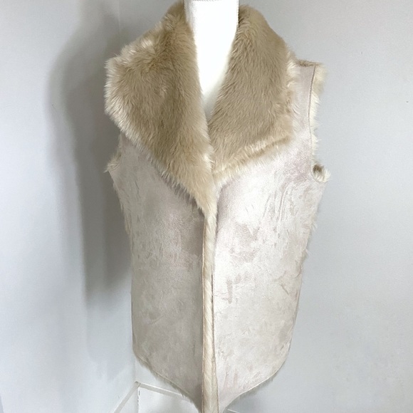 Loft Beige Faux Fur Reversible Vest - Picture 4 of 8